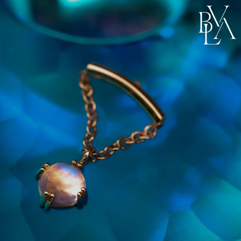 Kendall Cab Prong Rose Cut Rainbow Moonstone 16g Threaded End 14k Yellow Gold