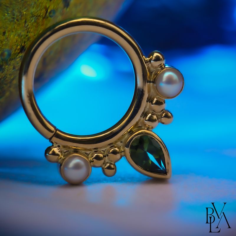 Eden Pear Green Tourmaline, 1/2 Pearl Forward Facing Seam Ring 16g 5/16" 14k Yellow Gold