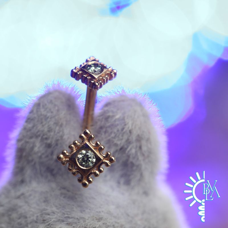 Flourish Illusion Pine Green Diamond J Curve 16g 9/32" 14k Yellow Gold