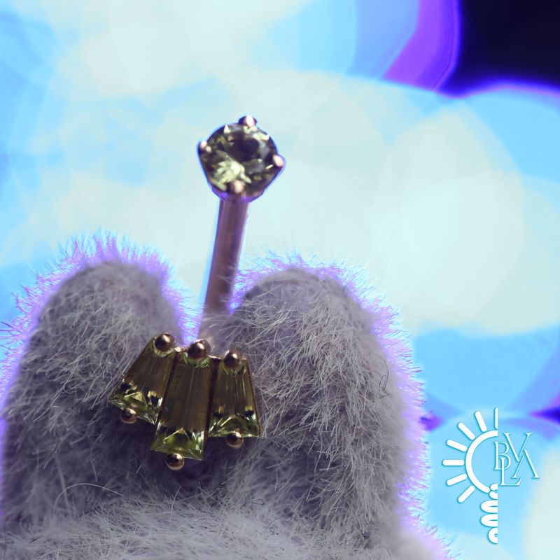 Oceane 3 Peridot J Curve 16g 9/32" 14k Yellow Gold