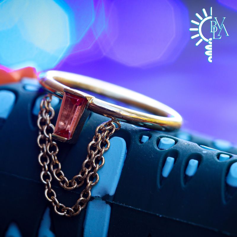 Sunday! Padparadscha Sapphire Outward Facing Seam Ring 16g 7/16" 14k Yellow Gold