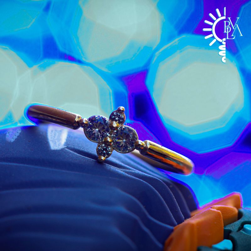 Quad Prong Mint Beryl, Grey Sapphire Outward Facing Seam Ring 16g 7/16" 14k Yellow Gold