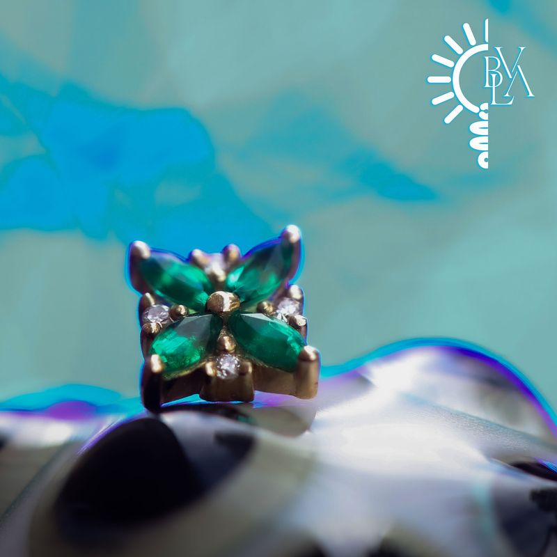 Tiny Pleades Emerald, VS1 Diamond 16g Threaded End 14k Yellow Gold