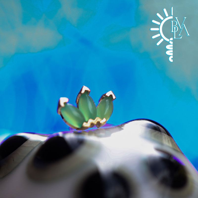 Triple Marquise Fan Chrysoprase Cabochon Threadless End 14k Yellow Gold