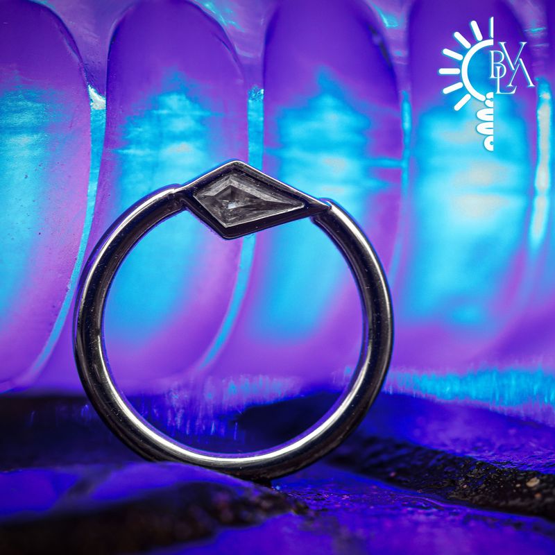 Pan Kite Bezel CZ Forward Facing Seam Ring 16g 3/8" 14k White Gold