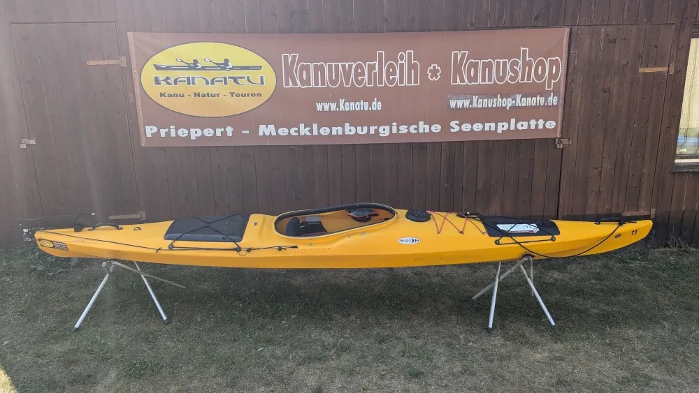 Enduro 450 gelb gebraucht Boot auf Ständer