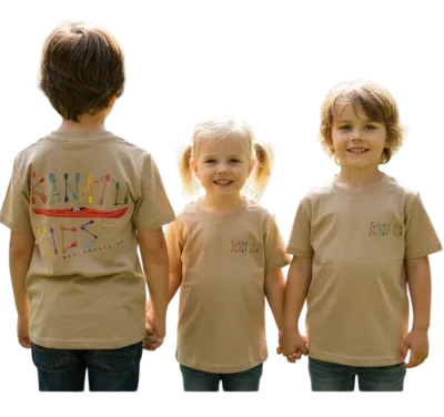 T shirt sand kanatu kids links von hinten in der mitte und rechts von vorne