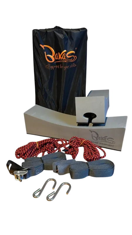 vorne 2 hacken dahinter 2 spanngurte dahinter 2 seile dahinter 2 dachträgerpolster dahinter 1 beutel schwarz