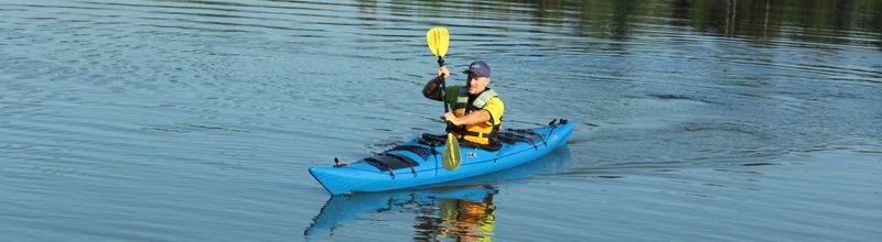 Prijon Touryak 500 im Wasser von vorne blau