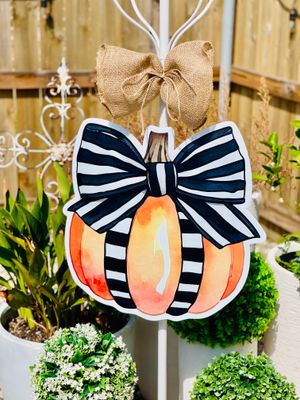 Halloween: Chic Pumpkin Bow Door Hanger