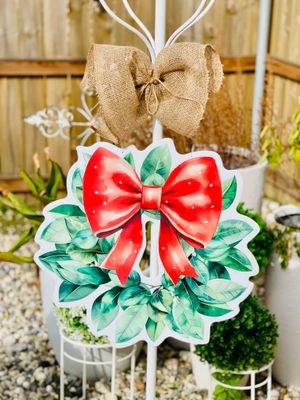 ​Christmas: Classic Christmas Wreath Door Hanger