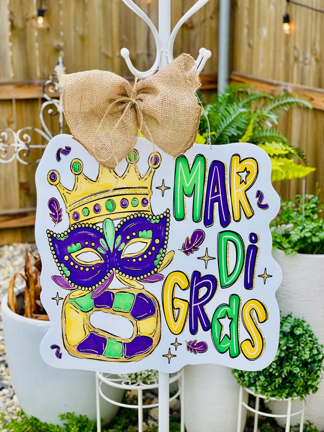 Mardi Gras: Crown, Mask, King Cake