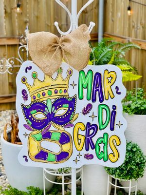 Mardi Gras: Crown, Mask, King Cake