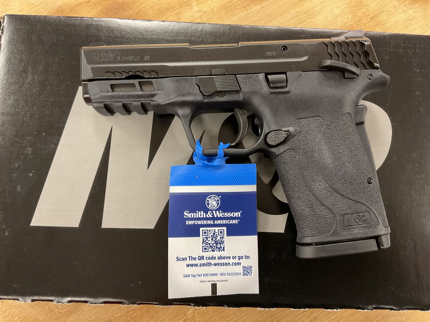 Smith &amp; Wesson Shield EZ 9mm W/ Safety NEW