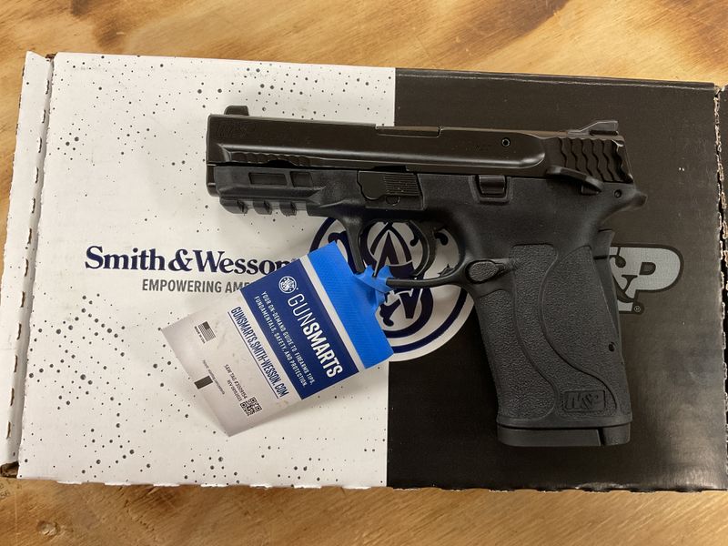 Smith &amp; Wesson Shield EZ 380 W/ Safety NEW