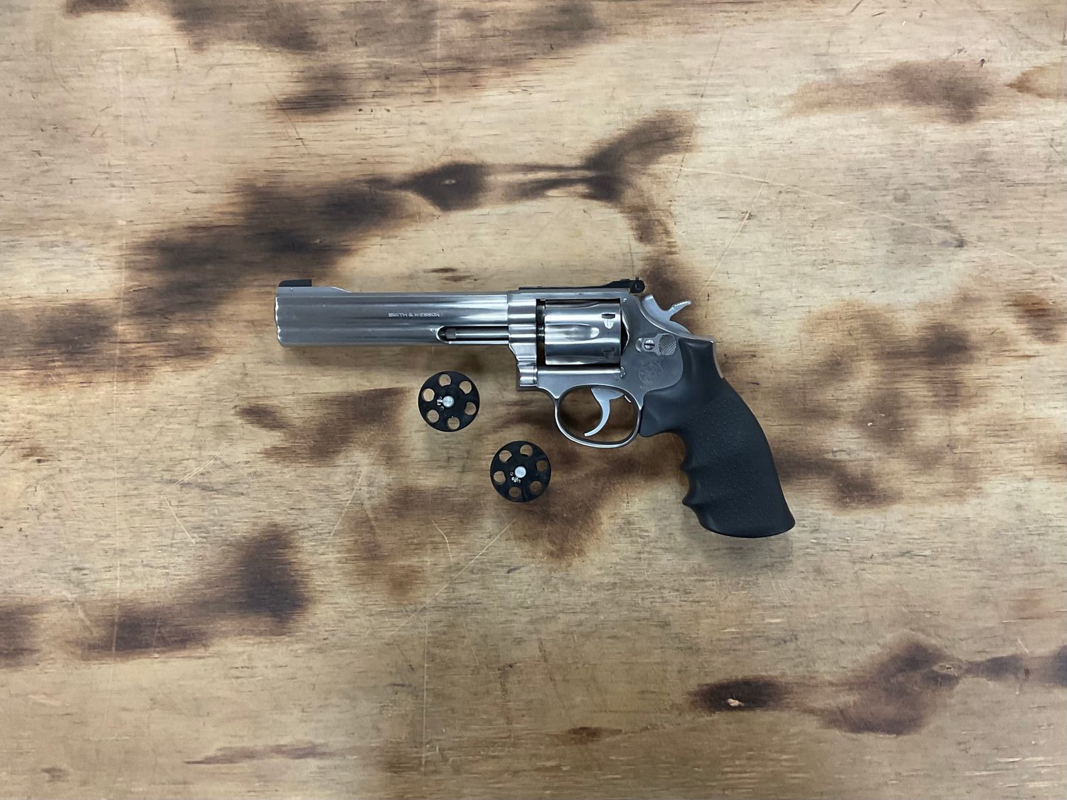 Smith &amp; Wesson 617 22lr Used