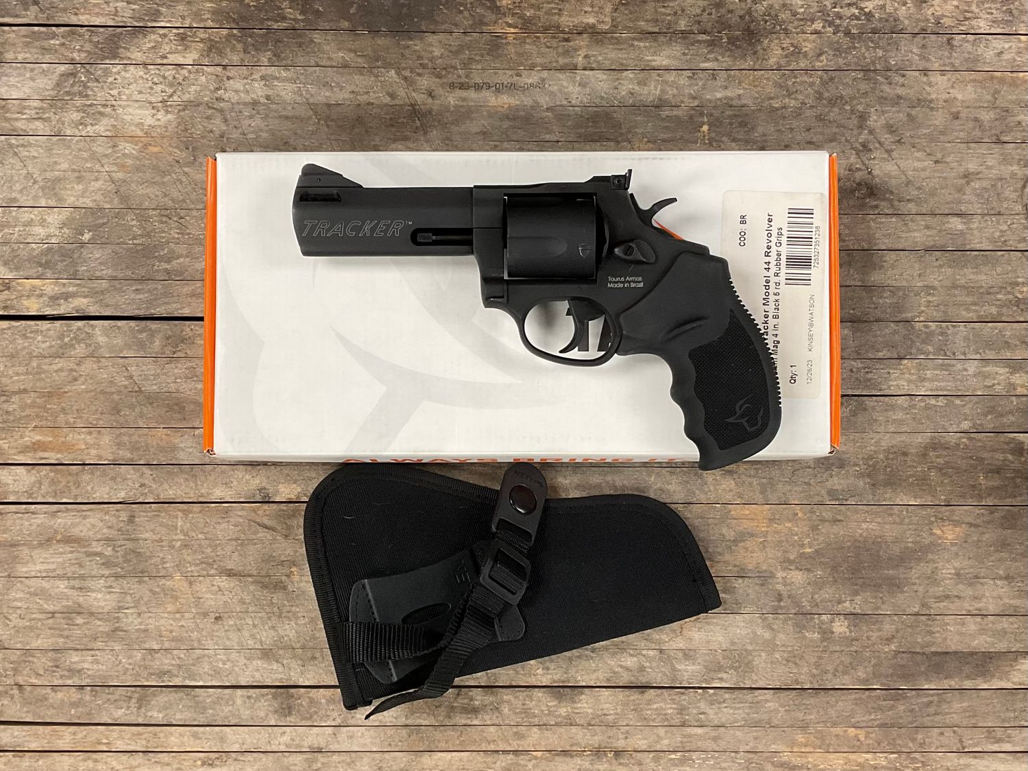 TAURUS TRACKER 44 MAG USED