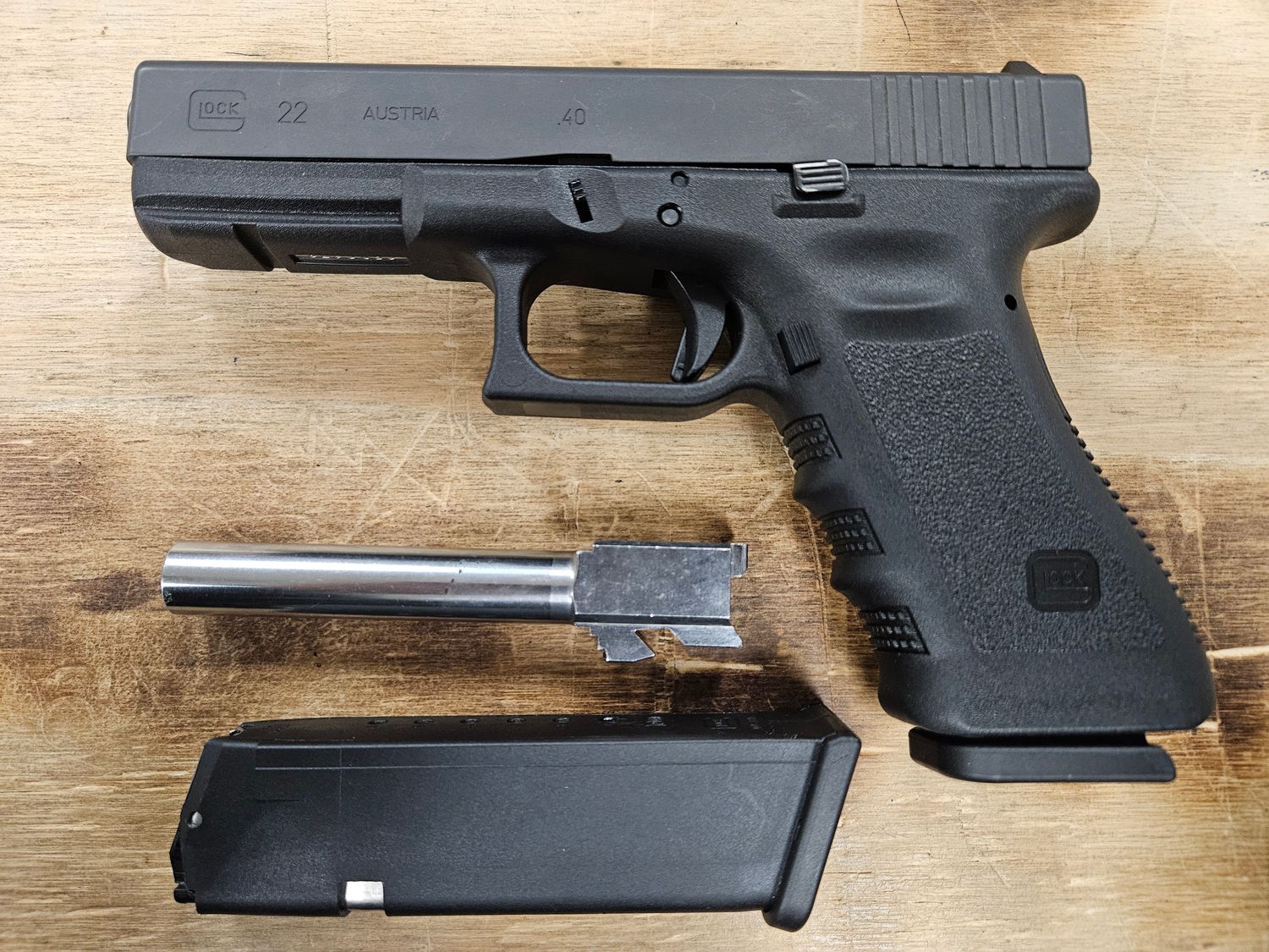 Glock 22 .40 w/9mm barrel Used