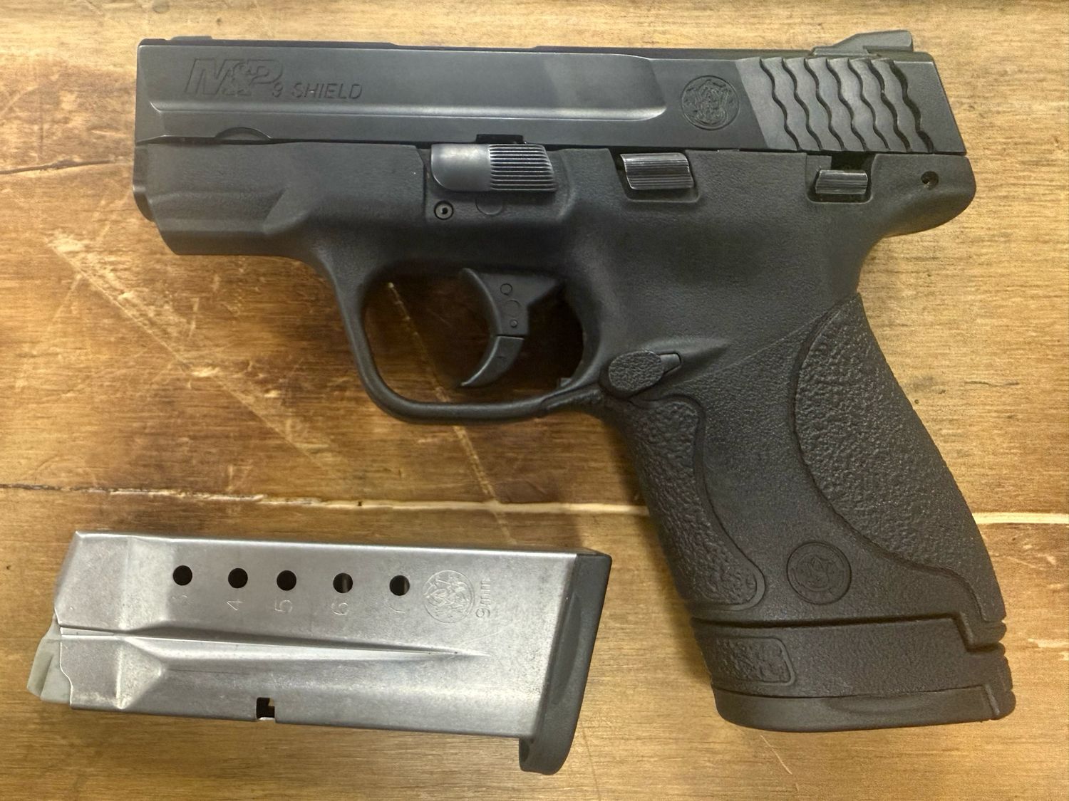 Smith &amp; Wesson M&amp;P Shield 9 9x19 Used