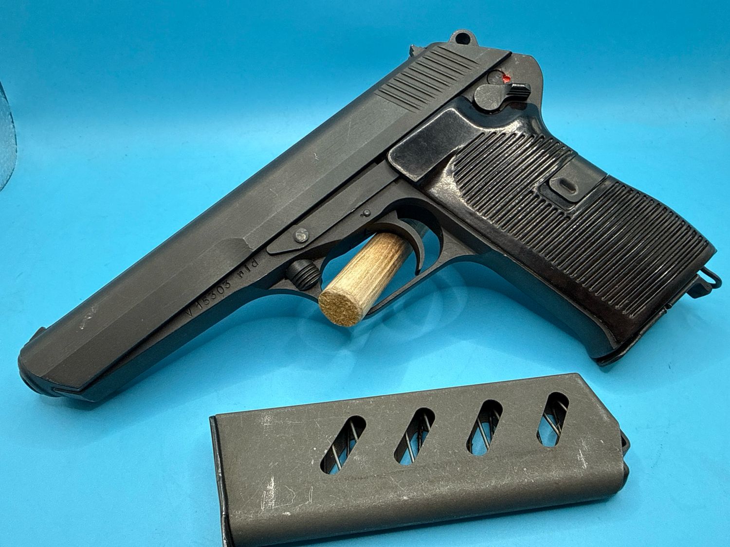 Czech VZ52 V15303 Pistol 7.62 Toke 437-437