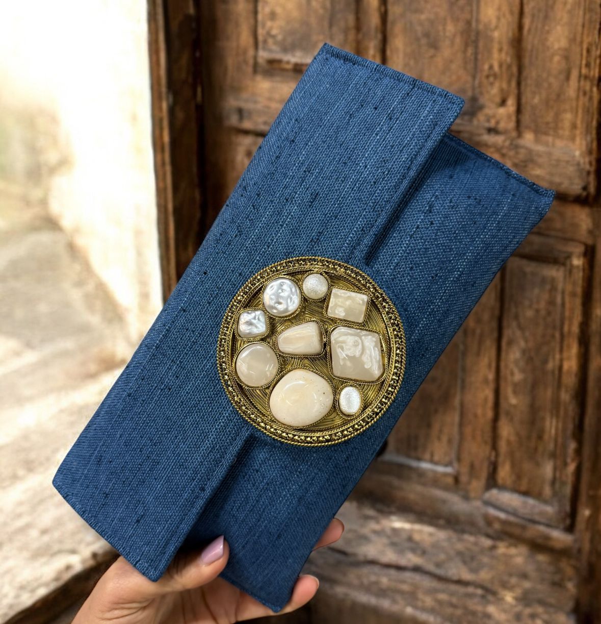Elegant Circle Clutch, Color: Blue