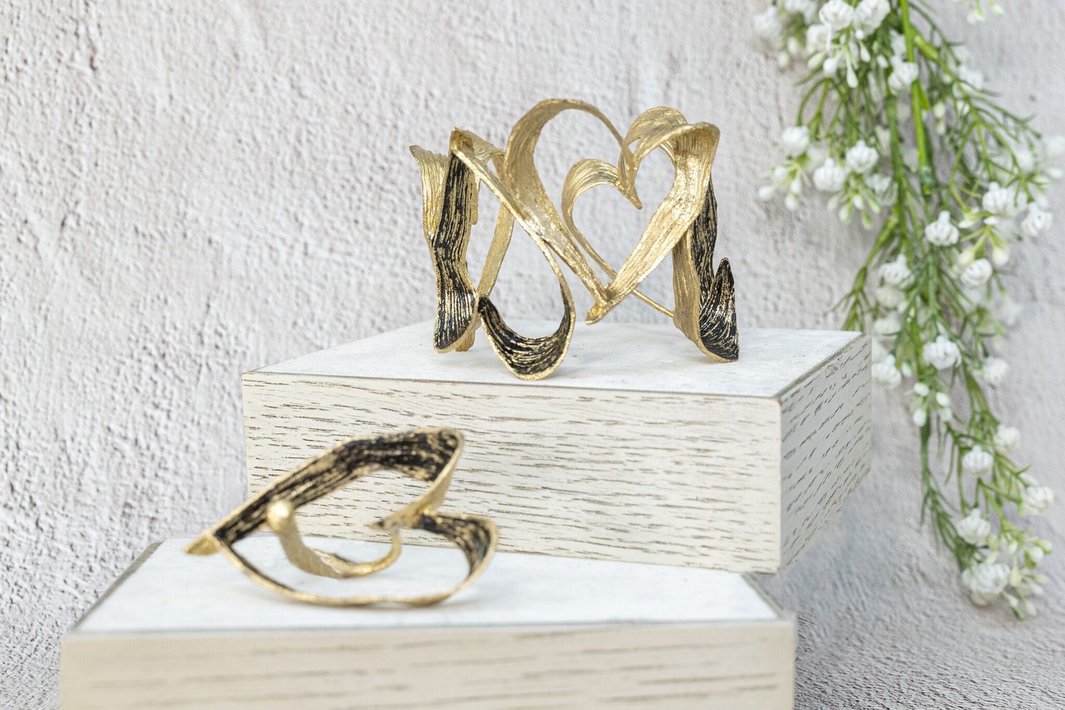Brass Heart 1536, Color: black/gold