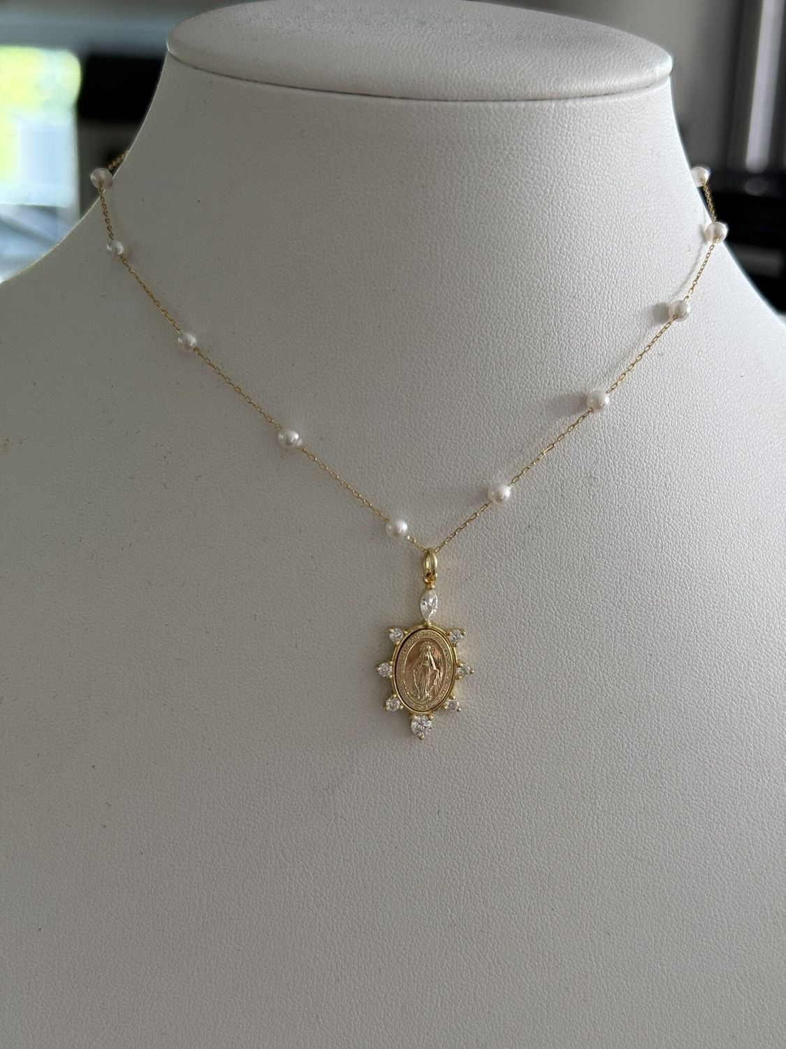 Blessed chains, Color: Gold, Size: Virgin Crystal &amp; pearls