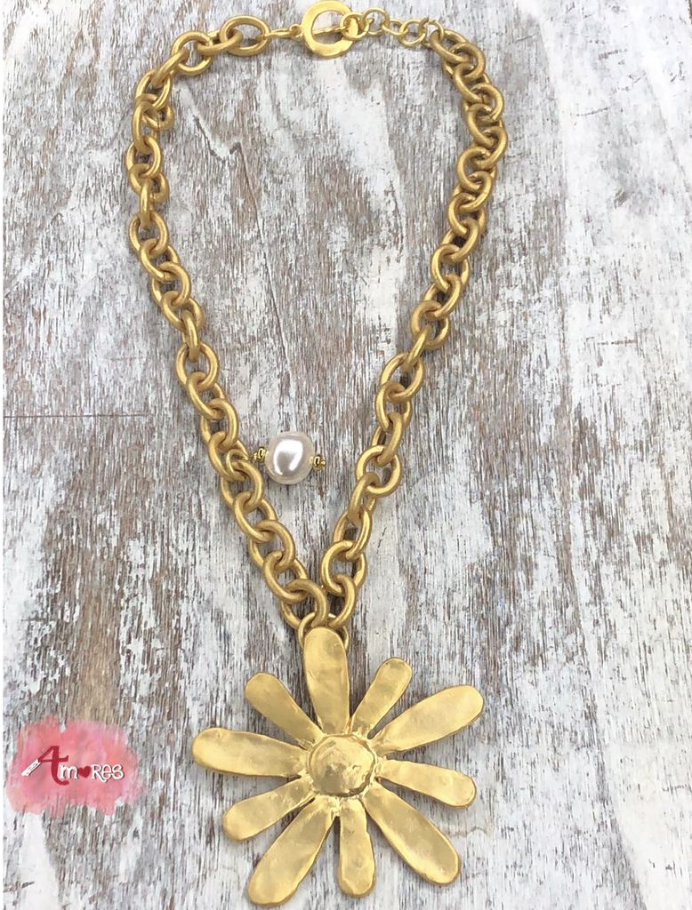 Big Flower Necklace