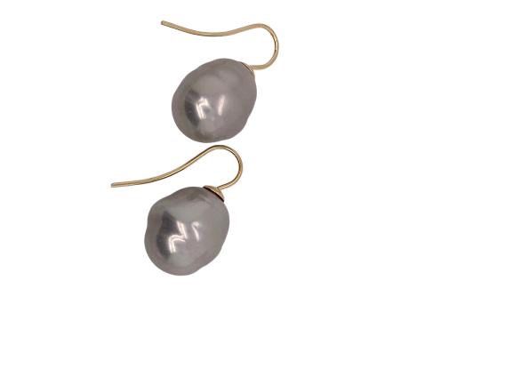 Grey Pearl Gold Earring