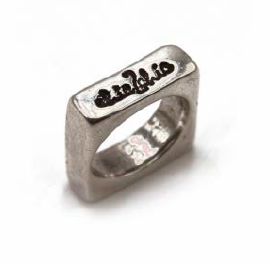 Anillo Cubico Silver color