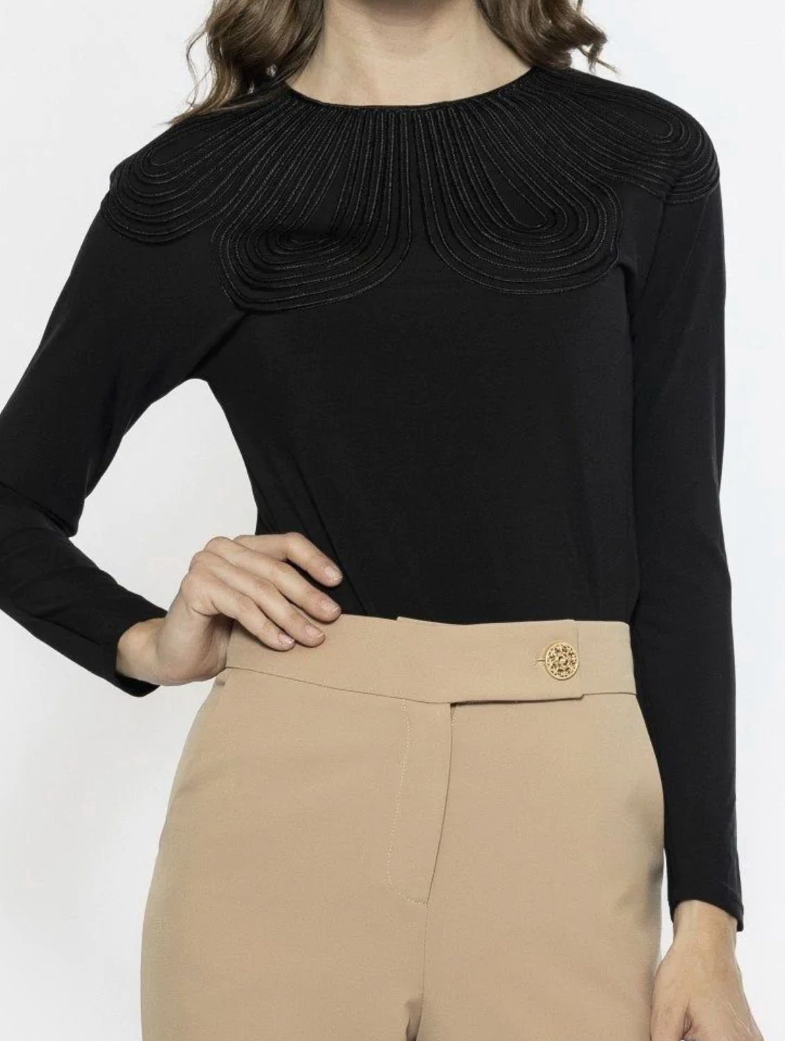 Long sleeve top with trimming