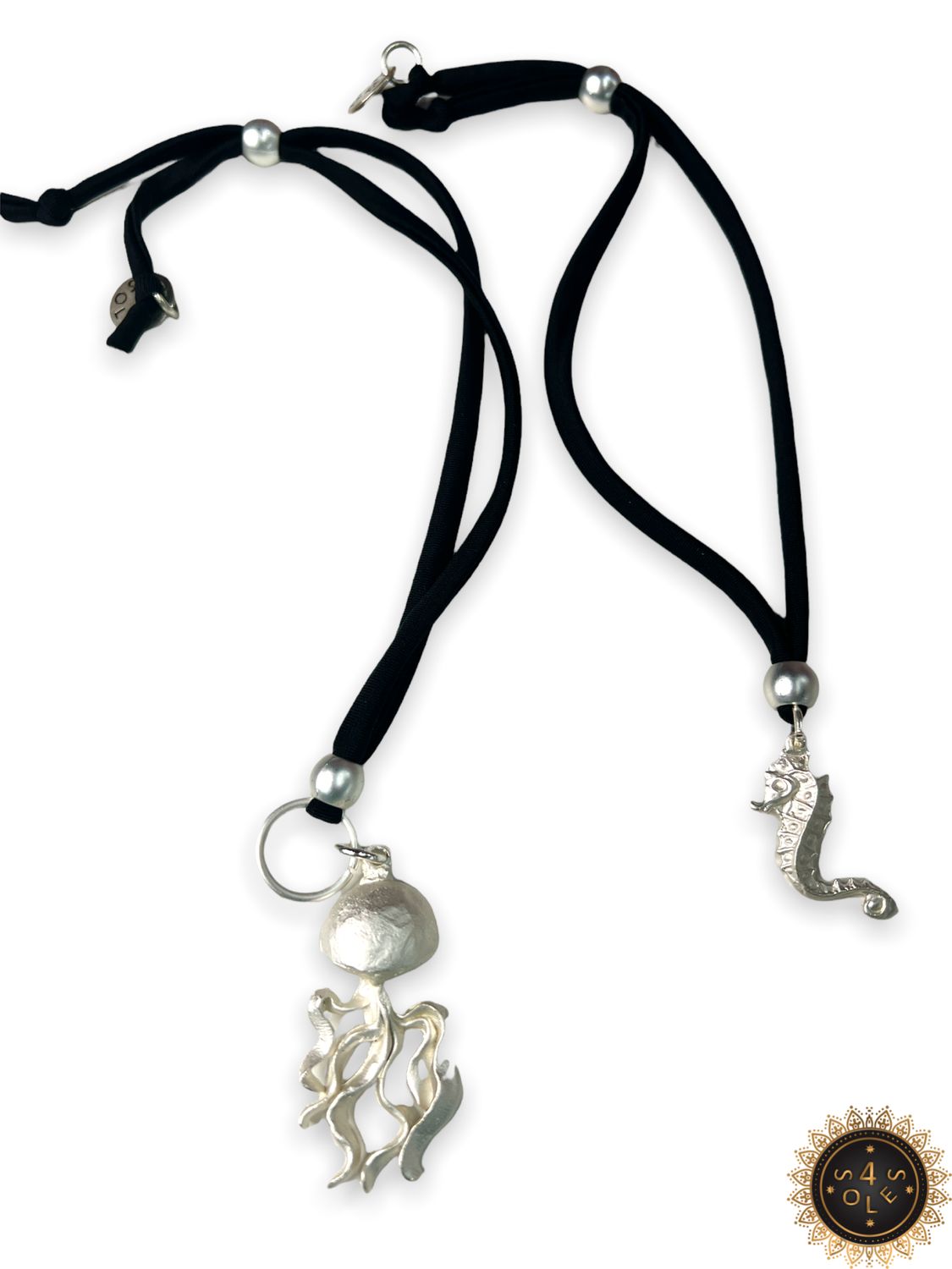 Sea fish or Jelly short necklace 