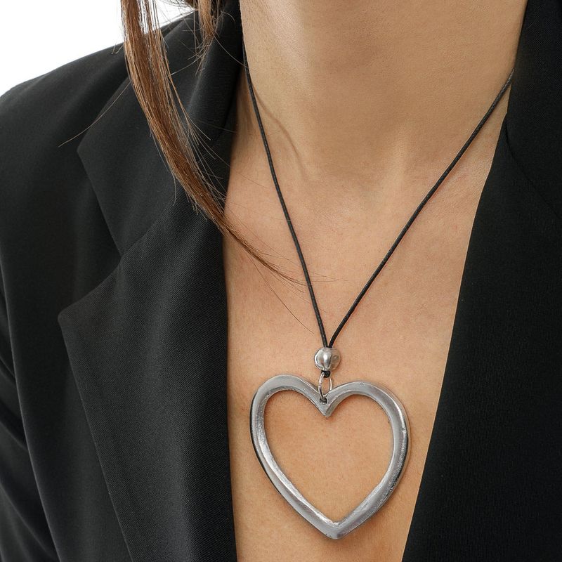 PENDANT THIN HEART SILHOUETTE