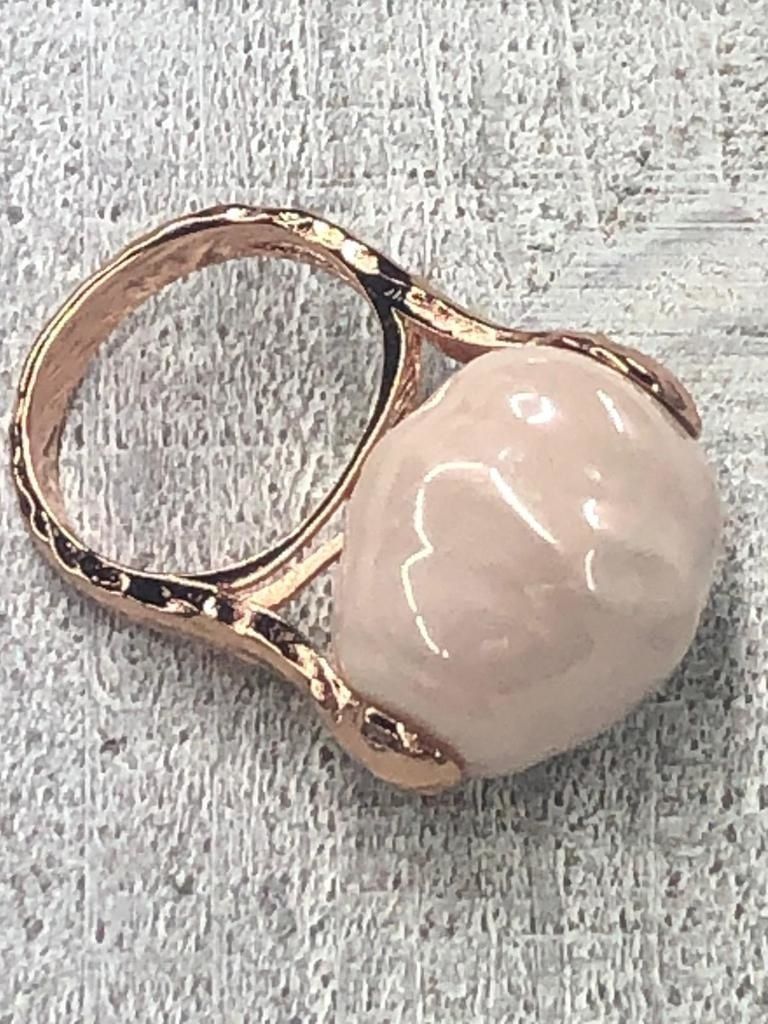 Rose Gold Pearl Ring