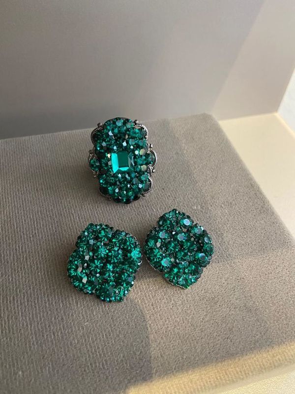 Green ring and  earrings 