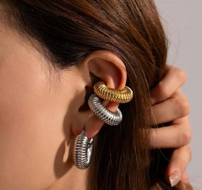 GOLD PLEATED ARGOLLA EARRINGS