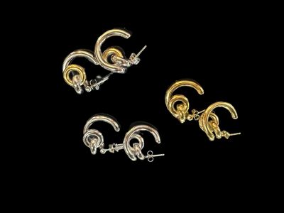 GOLD PLEATED EARRINGS