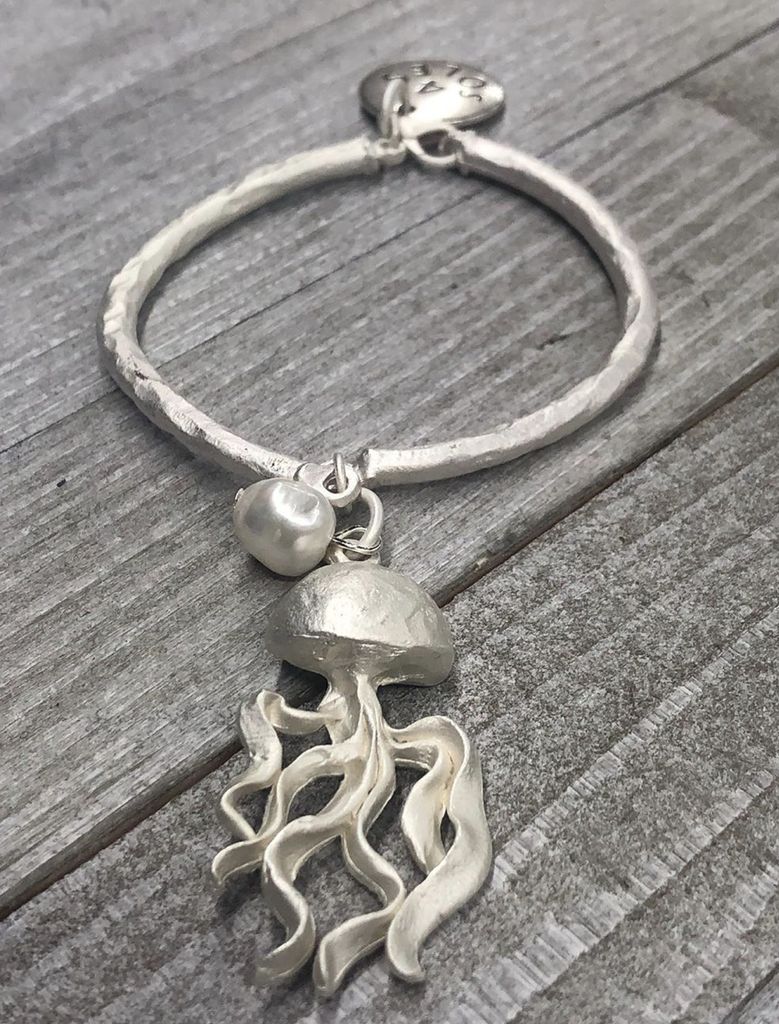 Jelly Fish Silver matte Bangle