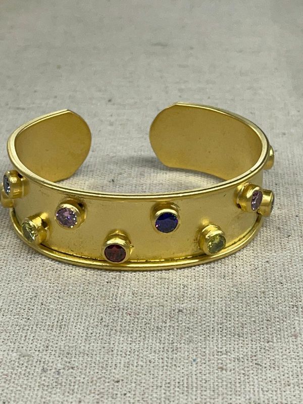 Crystals cuff gold plated