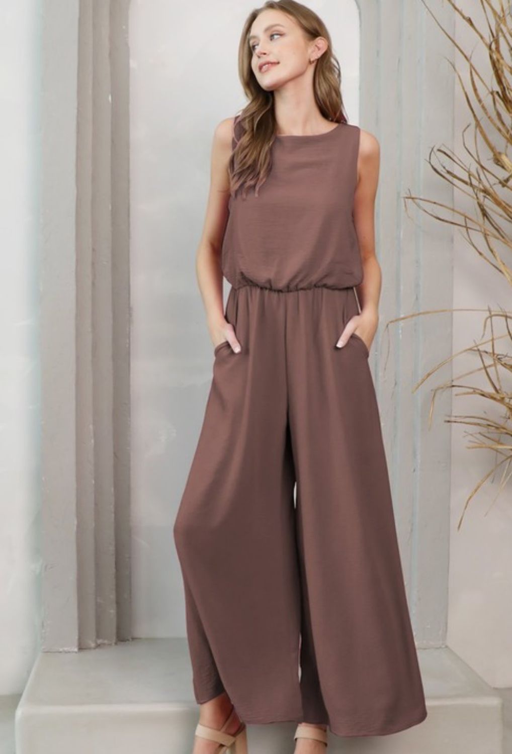Matte crepe sleeveless jumpsuit 