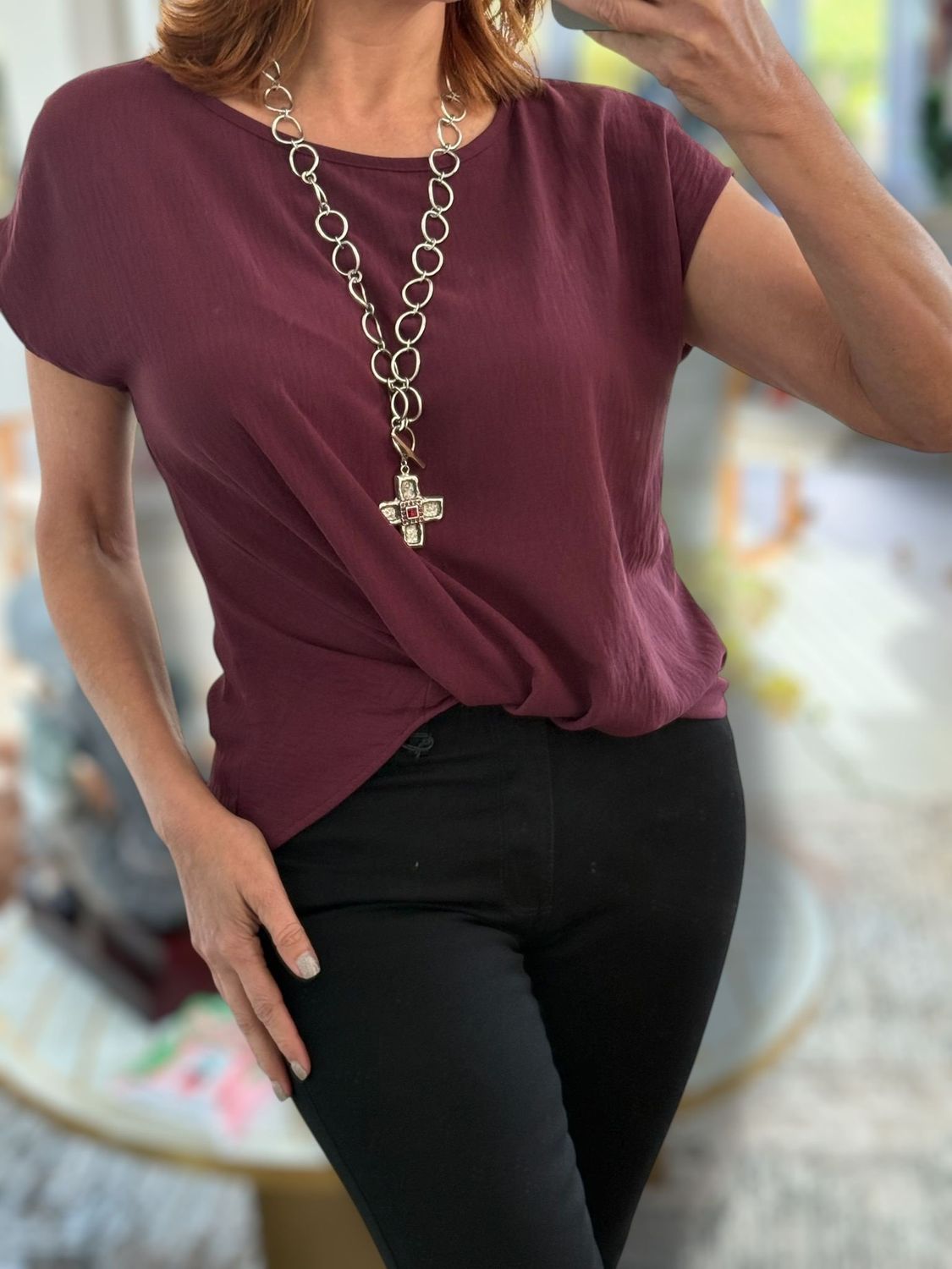 Solid woven tee with front knot detail