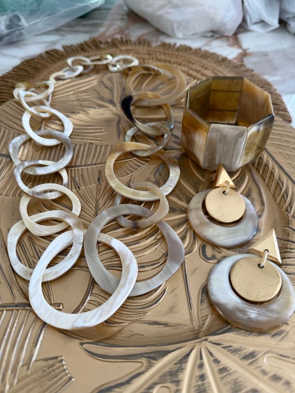 African accents 1 natural horn