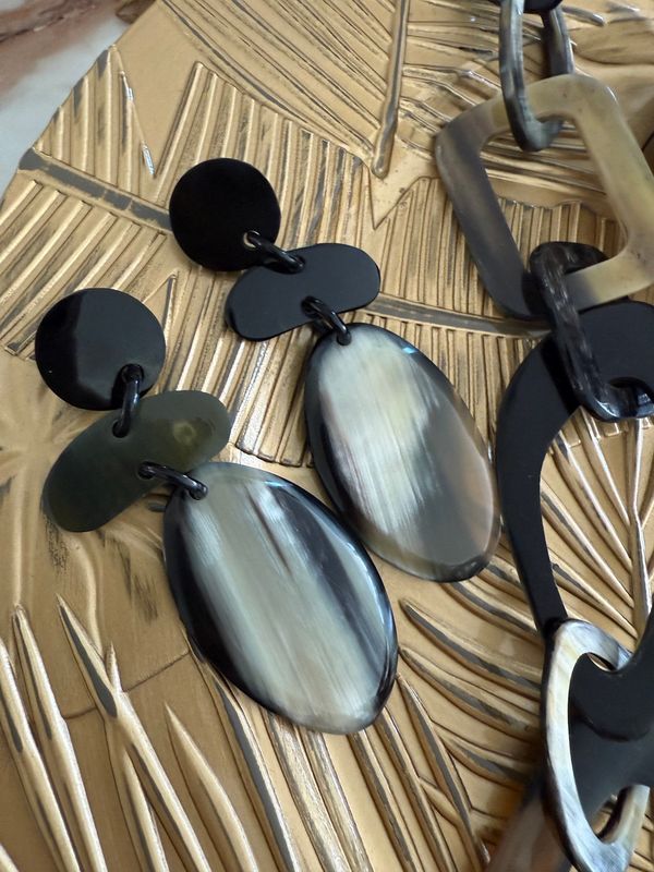 African accents 2 natural  horn