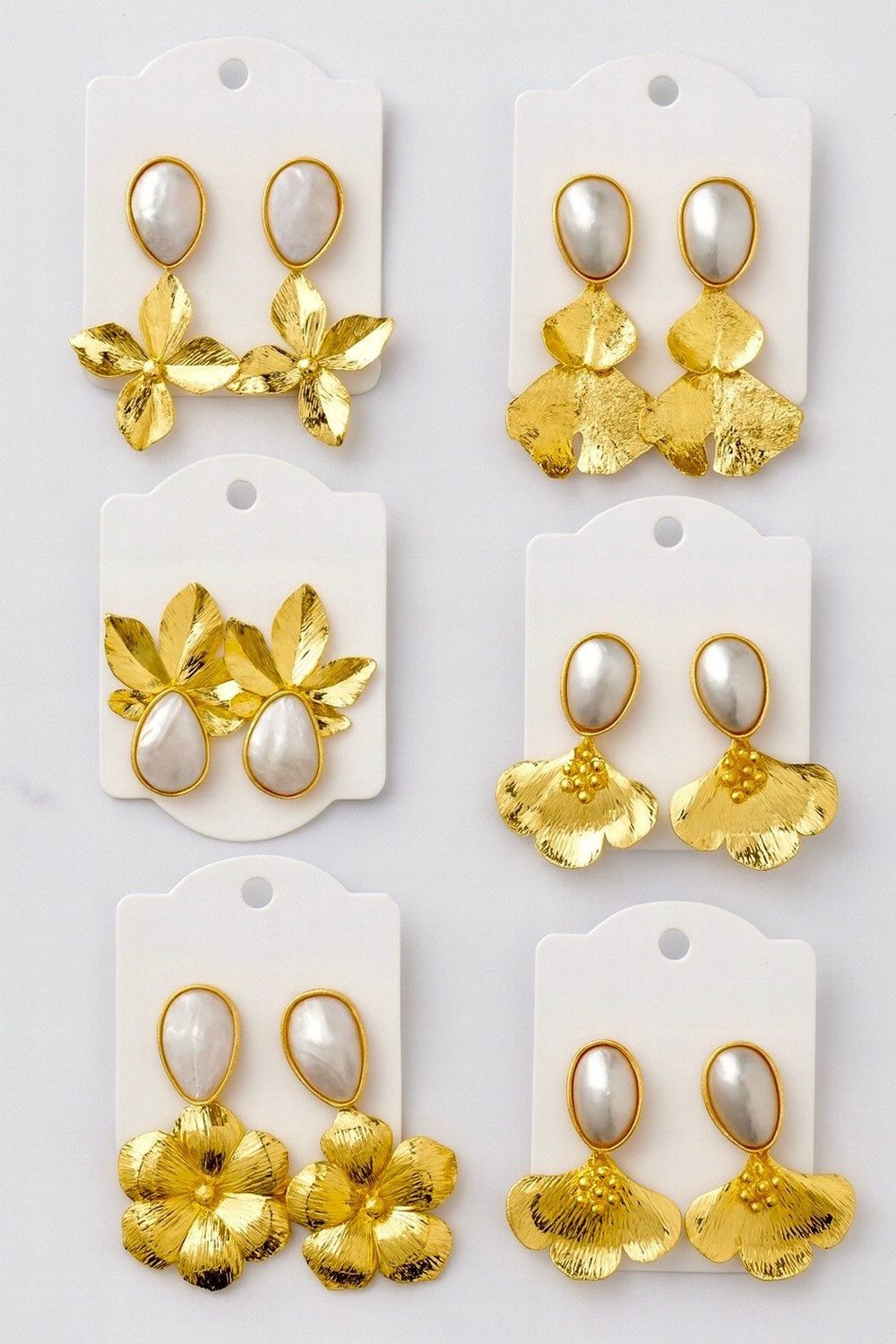 Gold &amp; pearl earrings 