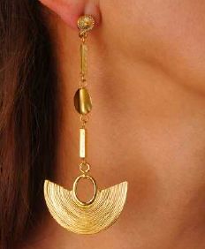 Arete largo nariguera lisa