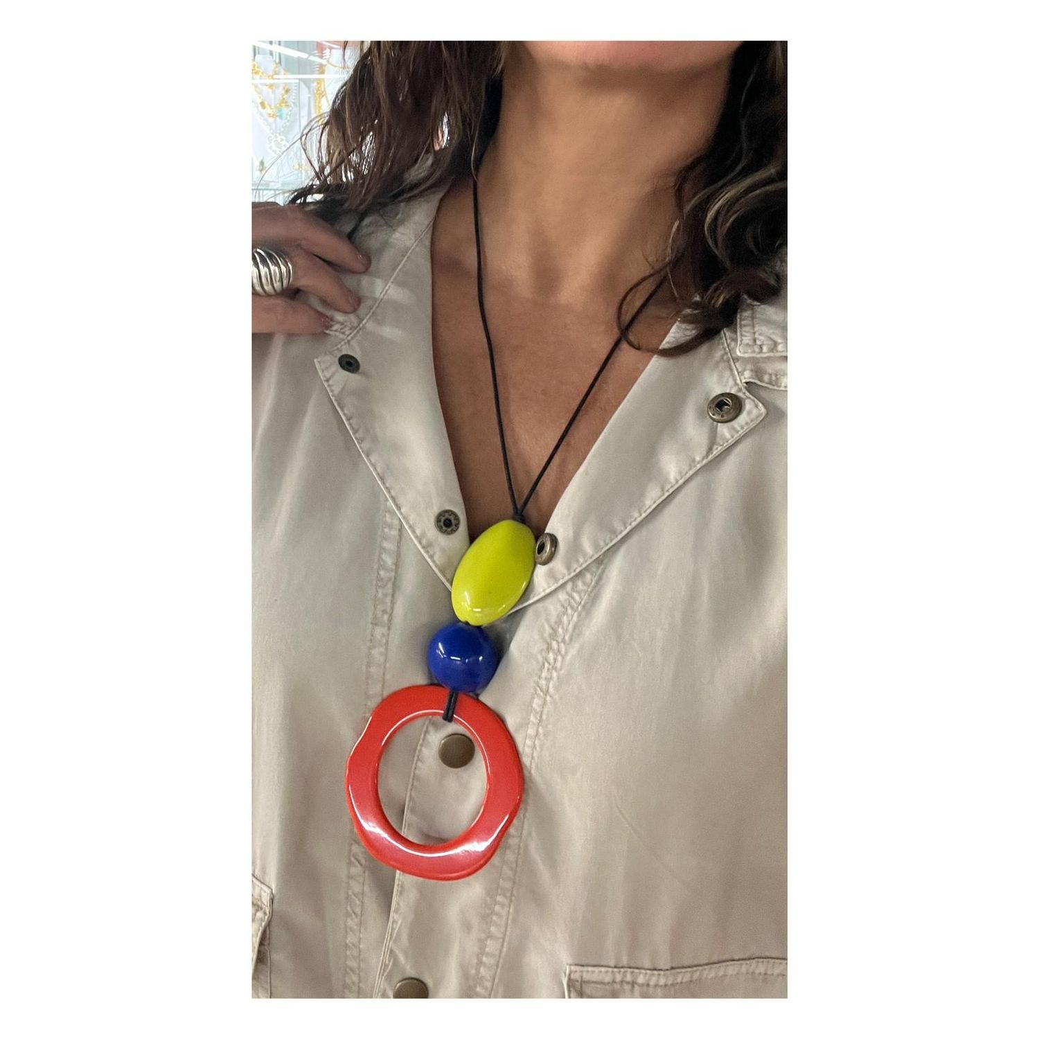 RESIN ORANGE CIRCLE NECKLACE