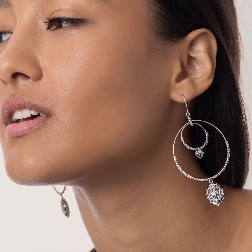 lo08028 6ORECCHINI 2 CERCHI CUORE SACR