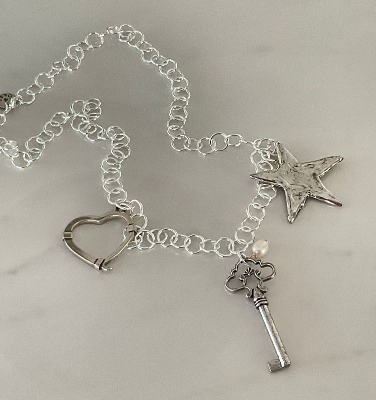 Open Heart 4 Soles Necklace 32&quot;