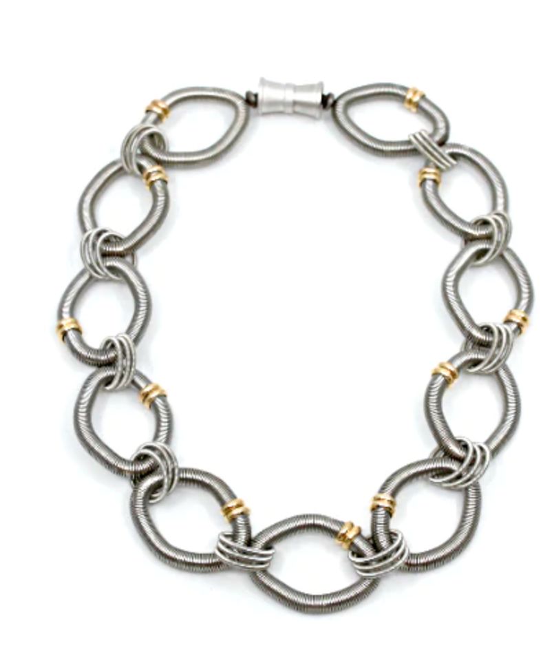 939S : Large round silver wire rings short necklace