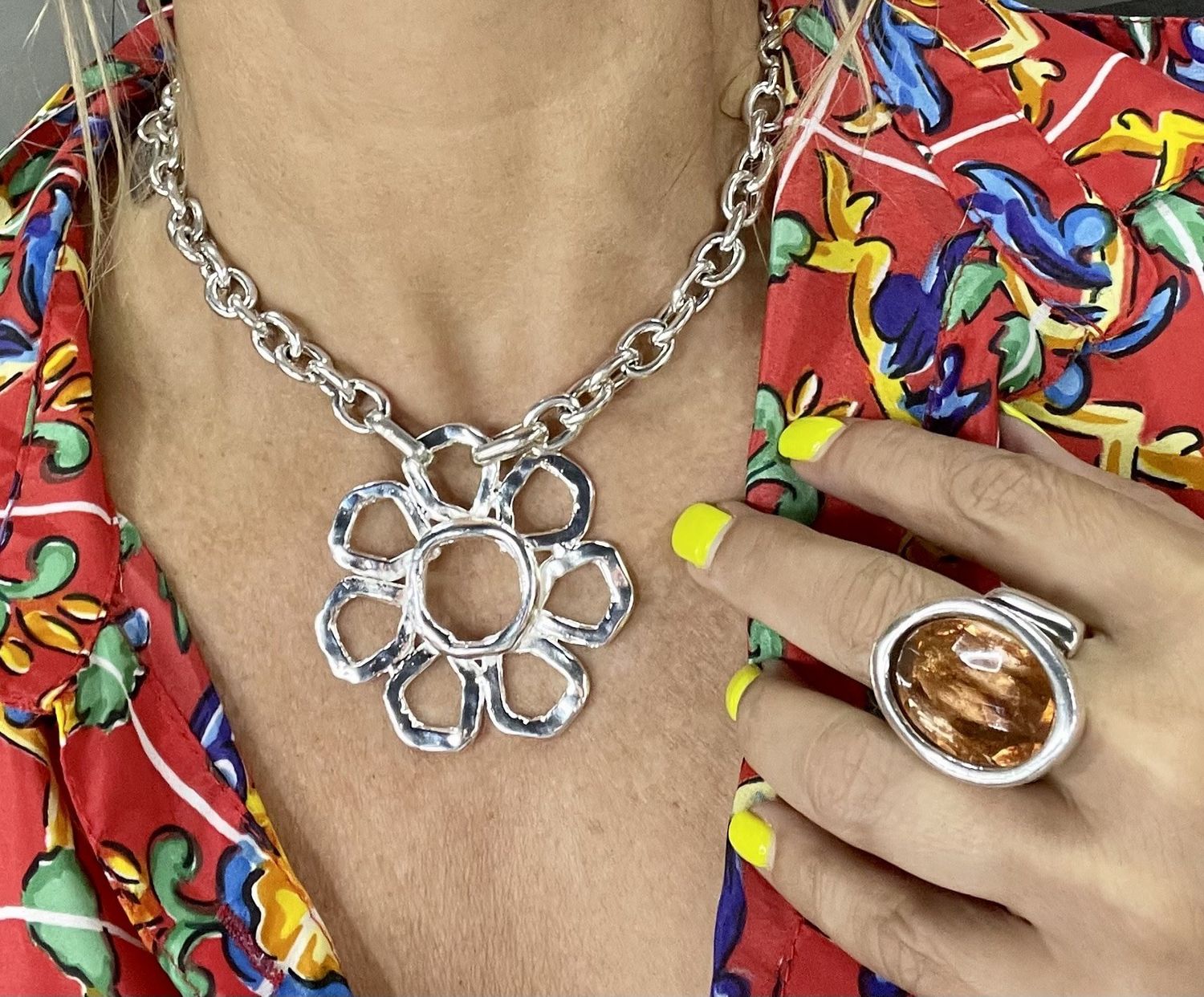 Big flower 4 soles necklace